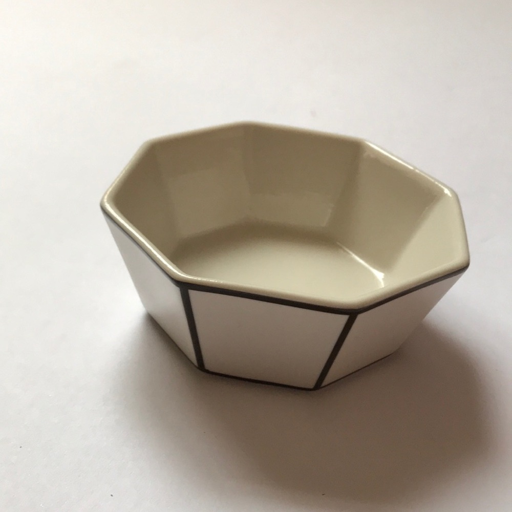 Odeme porcelain ring dish cream/ black new